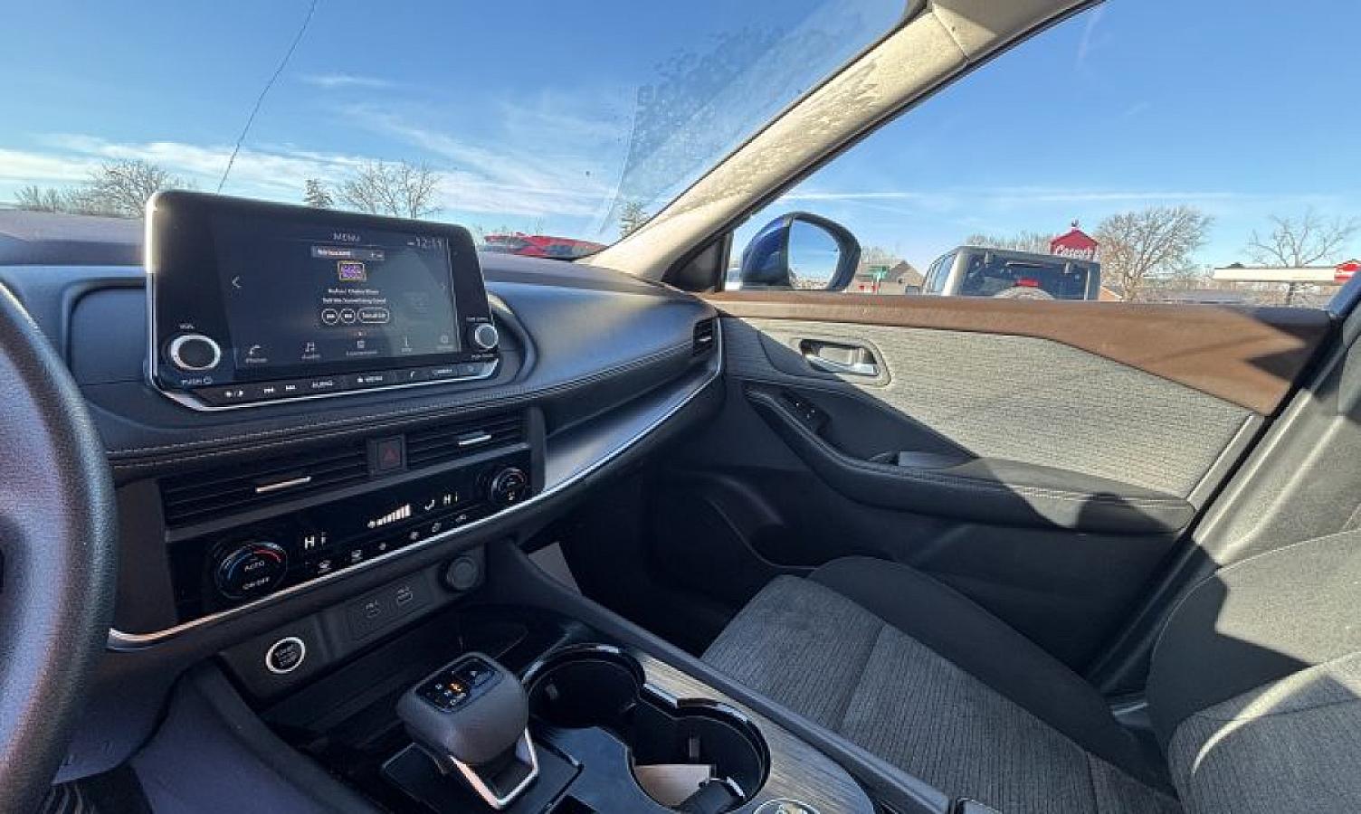 2023 Nissan Rogue SV AWD - Image 14